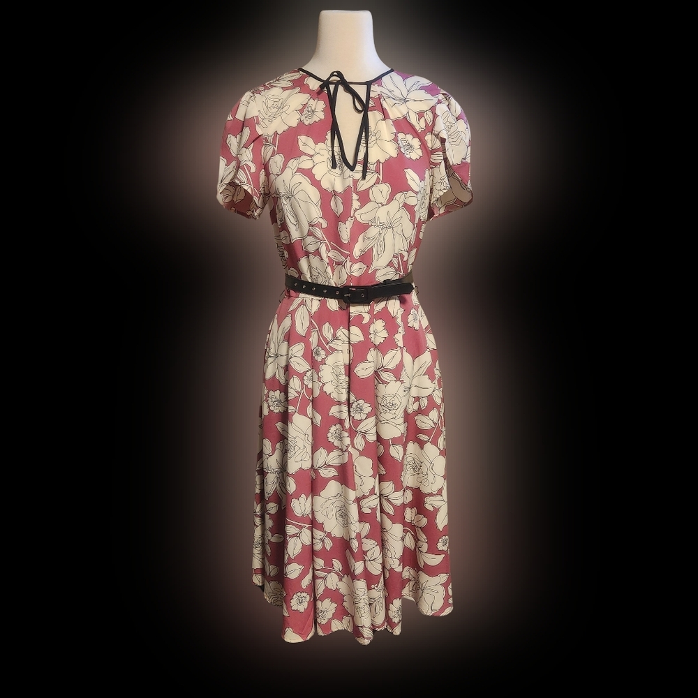 Flutter sleeve key hole neck dress